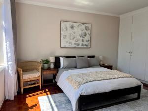 A Happy Sunny Home, 3Bed 3Bath, in Green Point Cape Town