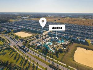 1112 Luxurious Champions Gate Family Townhouse with Private Pool & Theme Park Access