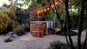 CoCo Cabin Luxe Tiny House - Privé Hottub - Strand & zwemvijver - Privacy