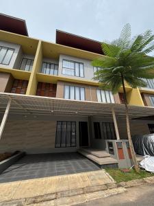 Kyzen Stay Central Family Home w Pool & Loft Net