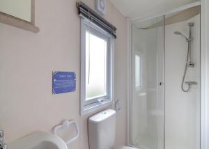 Castaways Holiday Park