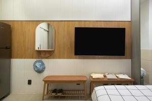 Lindo apartamento no coração de Ipanema a poucos metros da praia com restaurantes supermercados e um vasto comércio localizado entre as estações de metro Nossa Senhora da Paz e General Osório