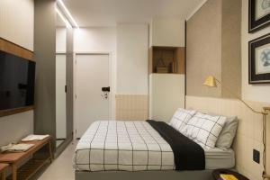 Lindo apartamento no coração de Ipanema a poucos metros da praia com restaurantes supermercados e um vasto comércio localizado entre as estações de metro Nossa Senhora da Paz e General Osório