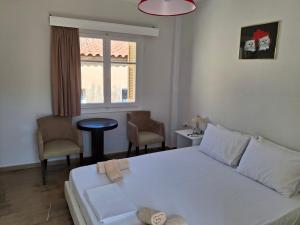 Nafpaktos happy town studio in port