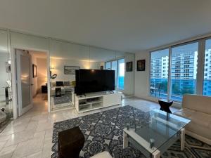 Romantic-5 star-1BR-Oceanfront-Balcony-South-Beach