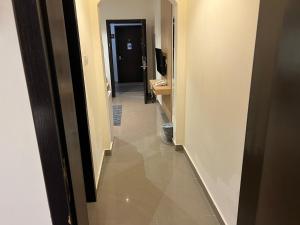 شقق نازلين للشقق المخدومة