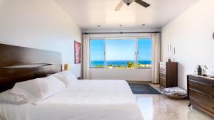 Spectacular 2 BR Oceanview Penthouse