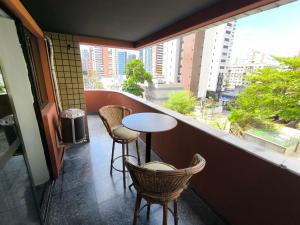 Ap 1 Quarto prox a feirinha, mercados e beira mar