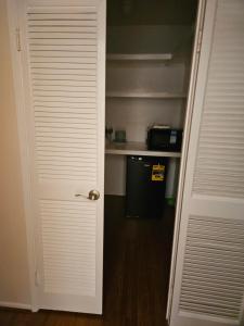 Luxurious Room available in a charming 5bdr house