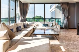 HillTop Luxury Villa Club Suite Hotel -Ocean Skyline Views 山頂會所別墅酒店