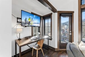 Aurum Condo - 1 BR with Mtn Views, Steps from Main St