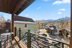Aurum Condo - 1 BR with Mtn Views, Steps from Main St