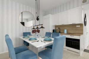 Azure Apartment Błękitna by Solarento