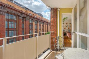 POSH Apartment with Terrace on HARRODS