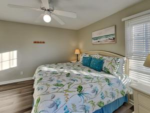 Dolphin Watch 08 by Tybee Vacation Rentals