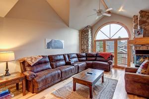 Elk Ridge Trail Townhome: Spacious, Cool Location