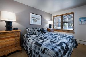 River Mountain Lodge Colorado Trail Condo: Ski-In, Downtown Breck
