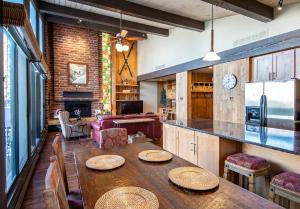 Tamarisk Slalom Condo: Walk To The SlopesTown