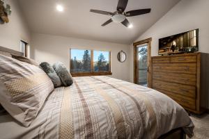 Deming Crossing Duplex: Downtown Frisco Chic