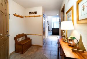 Tarn Landing Condo: Access ToSummit Resorts