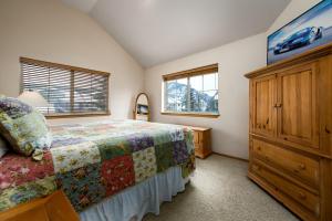 Tarn Landing Condo: Access ToSummit Resorts