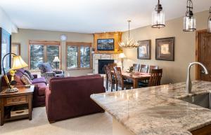 Riverbend Snowflake Lift Condo: Ski-In Ski-Out