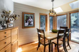 Heartstone Hideaway Home: Hot Tub, Dog Friendly