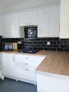 Cosy house with coastal views - close to Edinburgh