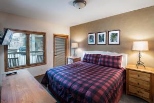 Riverbend Snowflake Run Condo: At Snowflake Lift