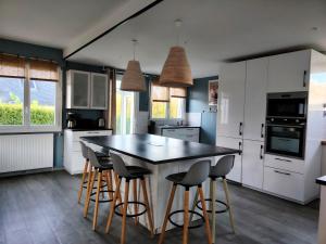 La Villa du Cap - indoor pool - billiards table