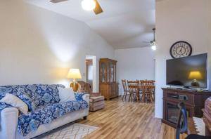 Mesa Getaway Home In Central Location