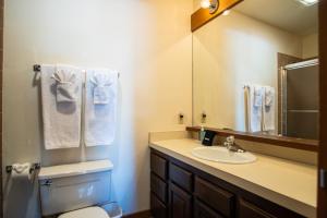 Stonehenge Condo - Nr Ski Lifts & Downtown!