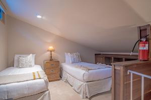 Ski-inSki-out to Baldy + Outdoor Pool