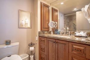 Ski-inSki-out to Baldy + Outdoor Pool