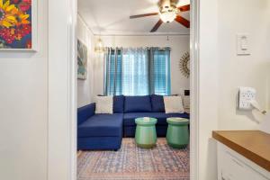 Adorable Quirky Hideaway BIG Private Enclosed Yard