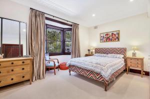 Art Deco Beach Haven