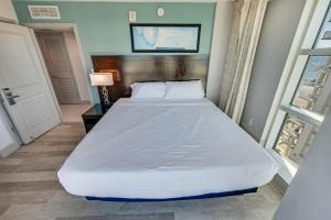 Oceanfront Paradise Breathtaking Oceans One Resort