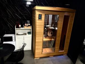 La Suite Gold Wellness Jacuzzi & Sauna