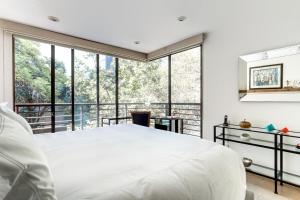 Art and Luxury Space in Petrarca, Polanco