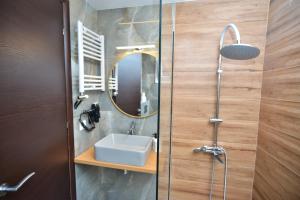 Black and white suites 4