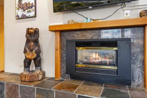 Village Wetterhorn Snowbird Condo - Ski InOut, Mountain Views