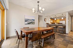 Village Wetterhorn Snowbird Condo - Ski InOut, Mountain Views