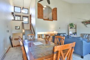 Centennial Townhome - MountainLake Views Pool Access