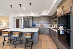 Frisco Flats Condo - Mountain Views, Private Hot Tub, Downtown