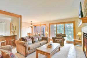 Timber Ridge Retreat - Pool, Hot Tub, Sauna + More