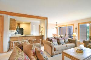 Timber Ridge Retreat - Pool, Hot Tub, Sauna + More