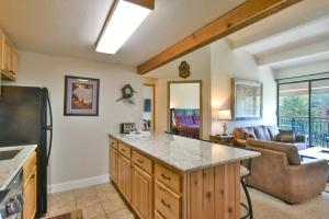 Trails End Après Penthouse Condo - Ski InOut, Walk Downtown