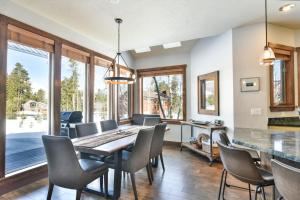 Shekel Haus – Luxury Mountain Retreat w Views Hot Tub