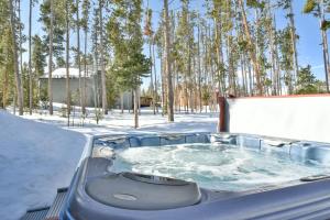Shekel Haus – Luxury Mountain Retreat w Views Hot Tub