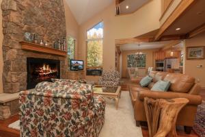 Silverbell Chalet: Private Hot Tub, Mountain Views